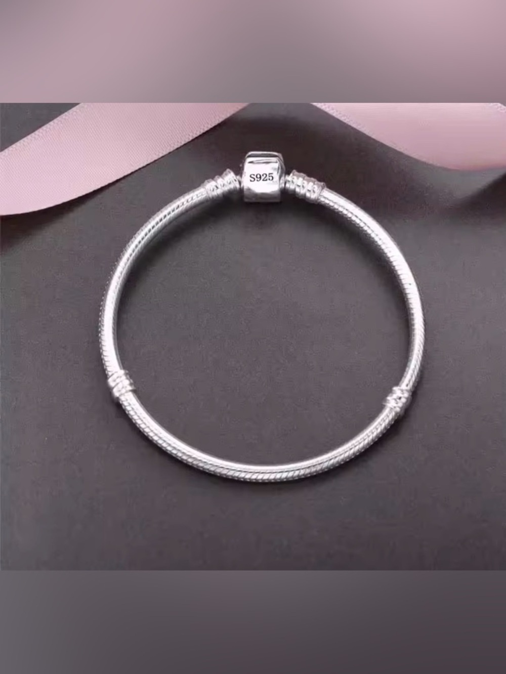 .926 Sterling Silver Snake Chain Charm Bracelet  7.5 inches or 19 cm.